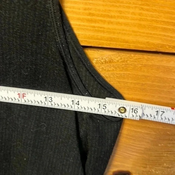 LULULEMON Women’s BLACK TANK Lg open triangle back loose fit workout yoga sporty - Picture 4 of 5